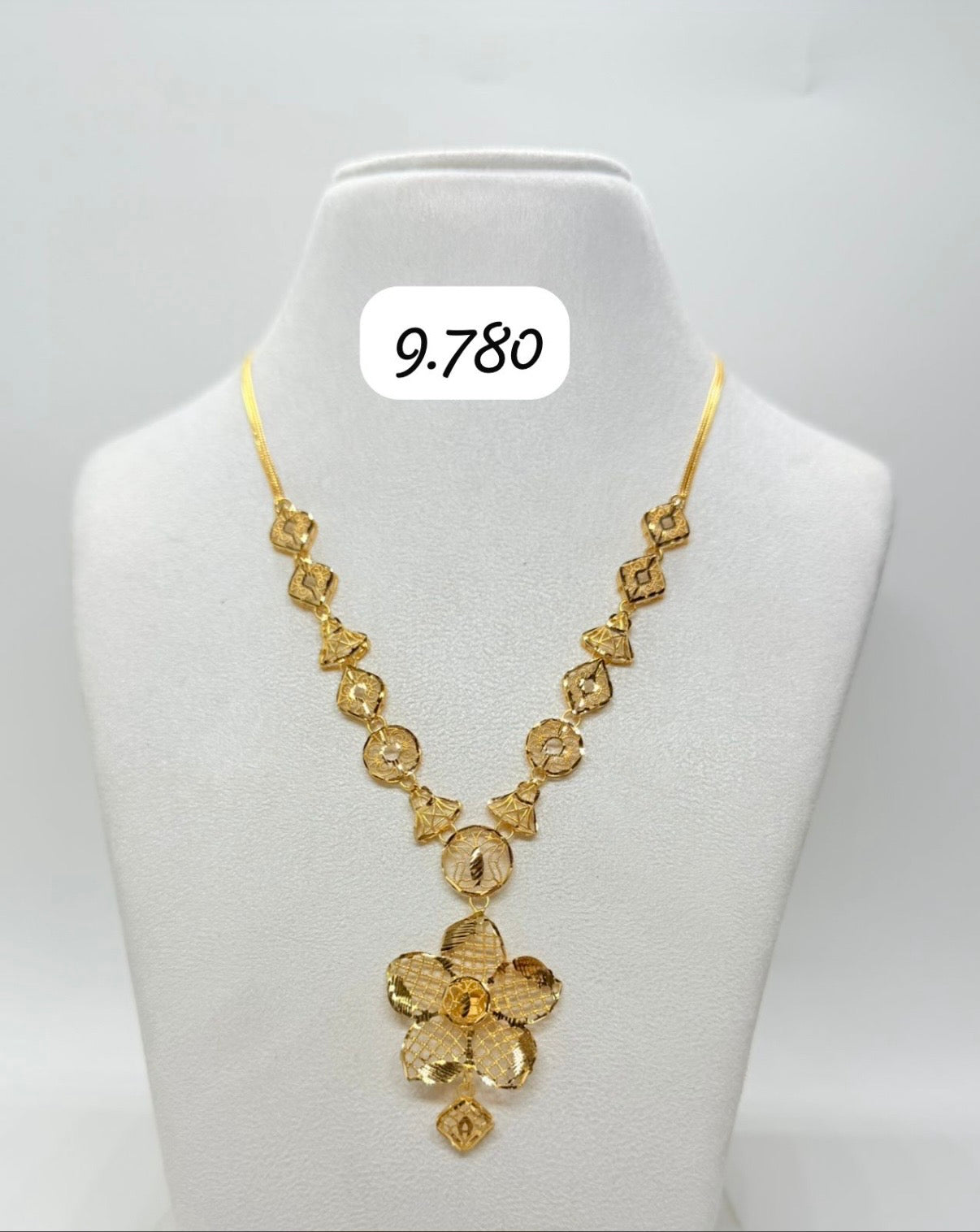 Flower Petal Gold Necklace | 916 Hallmarked