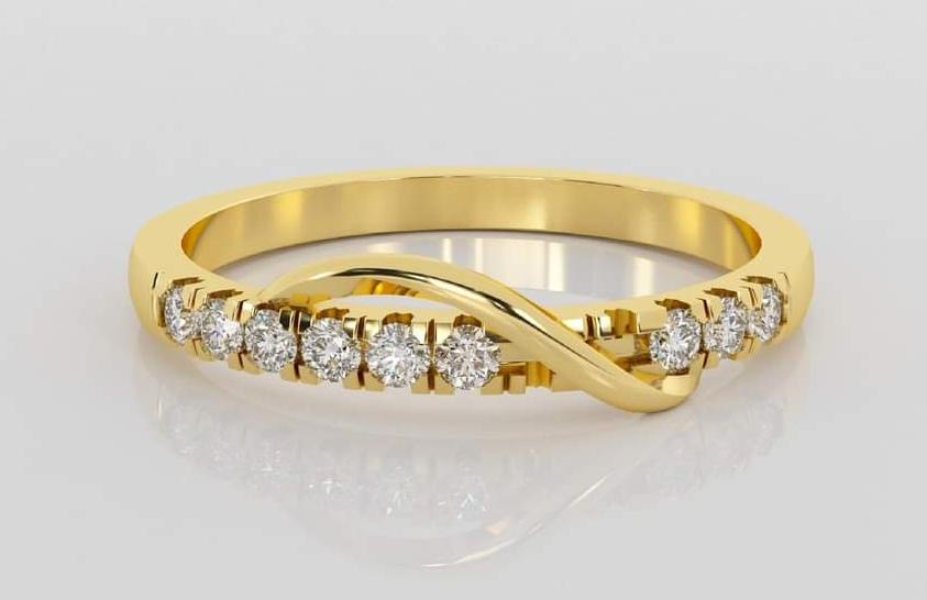 Elegant Gold Diamond Ring